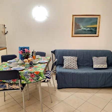 Pineta Azzurra מלון דירות מרינה די גרוסטו