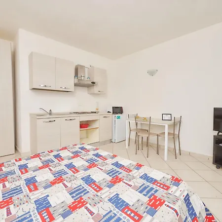 Pineta Azzurra Aparthotel *